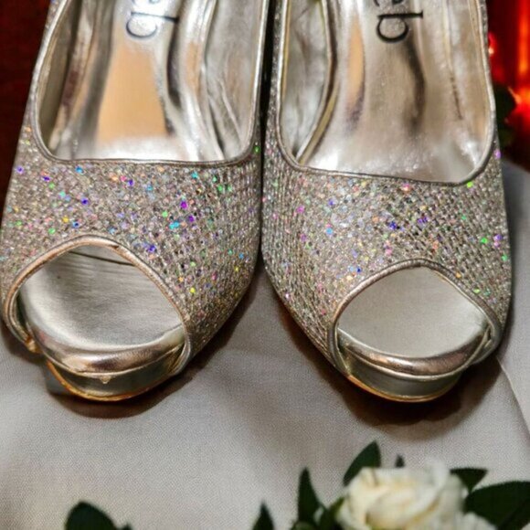 Silver Glitter Heels ✦ Deb Peep-Toe Stilettos ✦ Formal 4” High Heel Size 7 EUC - Picture 3 of 14